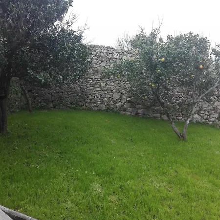 A Nave Apartment *